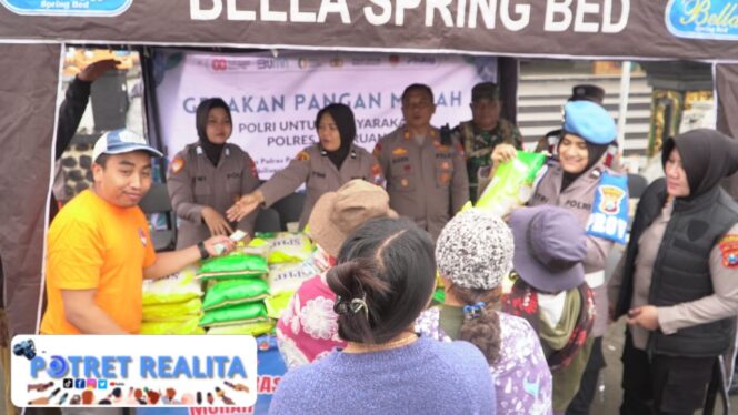 
 Polres Pasuruan Komitmen Gelar Gerakan Pangan Murah, Siapkan 2 Ton Beras untuk Warga Sukorejo dan Tosari