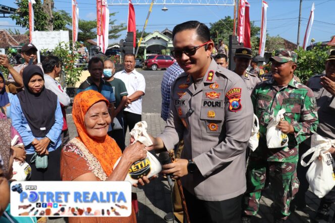 
 Polres Magetan Kembali Gelar Gerakan Pangan Murah di 4 Kecamatan Warga Full Senyum