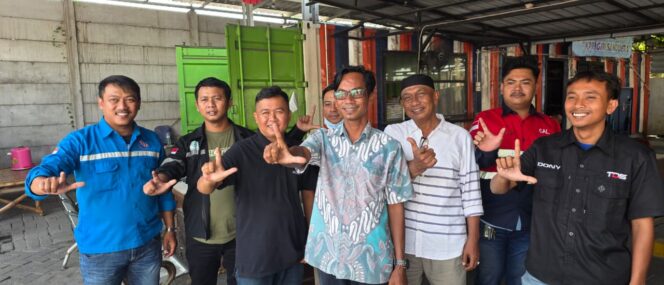 
 Ketua Asosiasi ISAA Cabang Gresik Angkat Bicara, Terkait Adanya Oknum Pegawai Keagenan Kapal Pelabuhan Gresik Itu Tidak Benar
