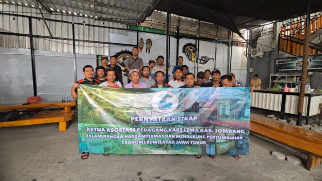 
 Asosiasi Pedagang Kaki Lima Jombang Nyatakan Sikap Dukung Pemerintah dan Jaga Kamtibmas