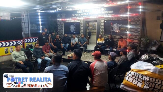 
 Warga dan Kepolisian Bersatu, Polres Pelabuhan Tanjung Perak Bentuk Pam Swakarsa Jaga Kamtibmas