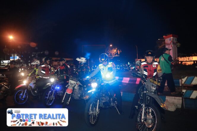 
 Harkamtibmas Polres Jember Bersama TNI dan Elemen Masyarakat Gelar Patroli Gabungan