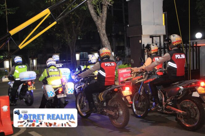 
 Polres Tuban Gandeng Brimob Polda Jatim dan Pemkab Patroli Skala Besar Pastikan Bumi Wali Kondusif