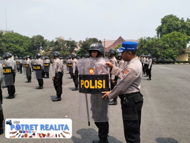 
 Cetak Polisi Humanis, 247 Siswa Diktukba SPN Polda Jatim Dibekali Teknik Dalmas