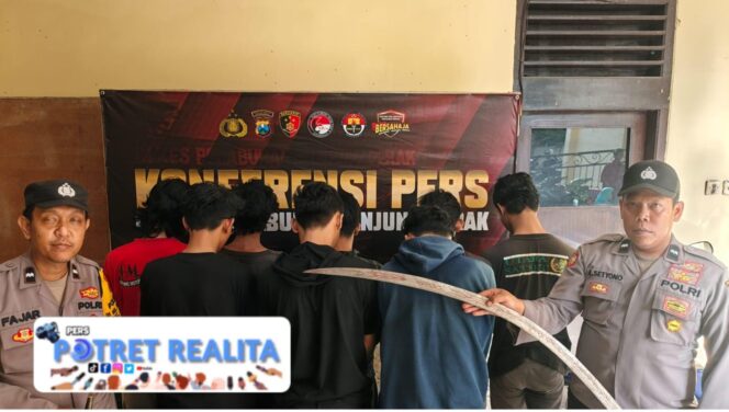 
 Polres Tanjung Perak Amankan Remaja Kelompok Gangster SSTB dan All Star yang Terlibat Bentrokan di Kalilom Lor Surabaya