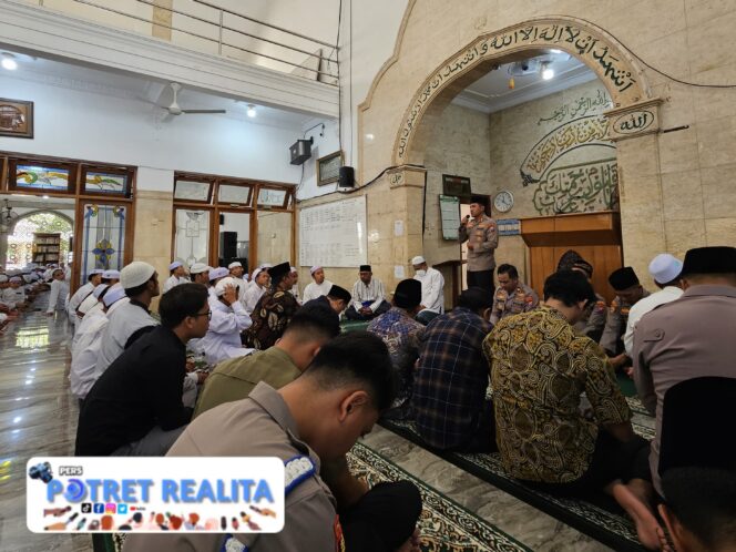 
 Polres Probolinggo Safari Jum’at Wujudkan Kemitraan yang Solid dan Lingkungan Kondusif