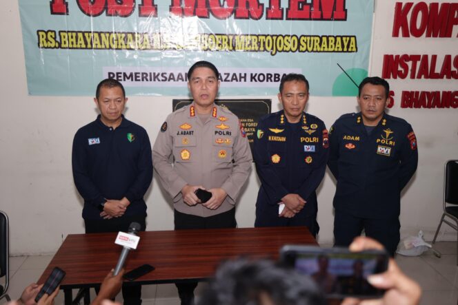 
 Polda Jatim Sampaikan Perkembangan Identifikasi Korban Robohnya Ponpes Al-Khoziny Sidoarjo