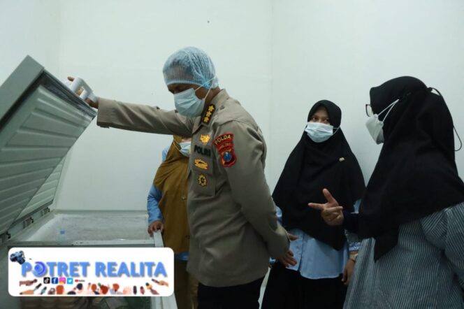 
 Itwasda Polda Jatim Lakukan Pengawasan SPPG Polres Gresik Pastikan Kualitas dan Kebersihan MBG