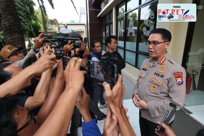 
 Polda Jatim Amankan Dua Terduga Pelaku Perusak Makam di Pasuruan