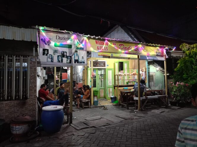 
 H. Niman Cangkrukan Bareng Karang Taruna RW 02 Simolawang di Warkop Giras Dadi Siji, Wujudkan Kebersamaan dan Semangat Pemuda