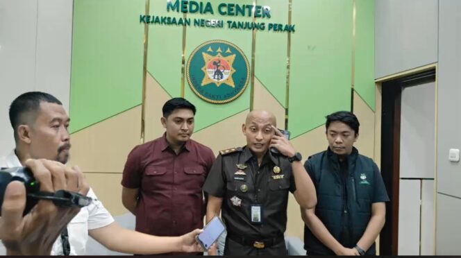 
 Kejari Tanjung Perak Klarifikasi Isu Suap, Sebut Ada Makelar Kasus Menipu Keluarga Terdakwa