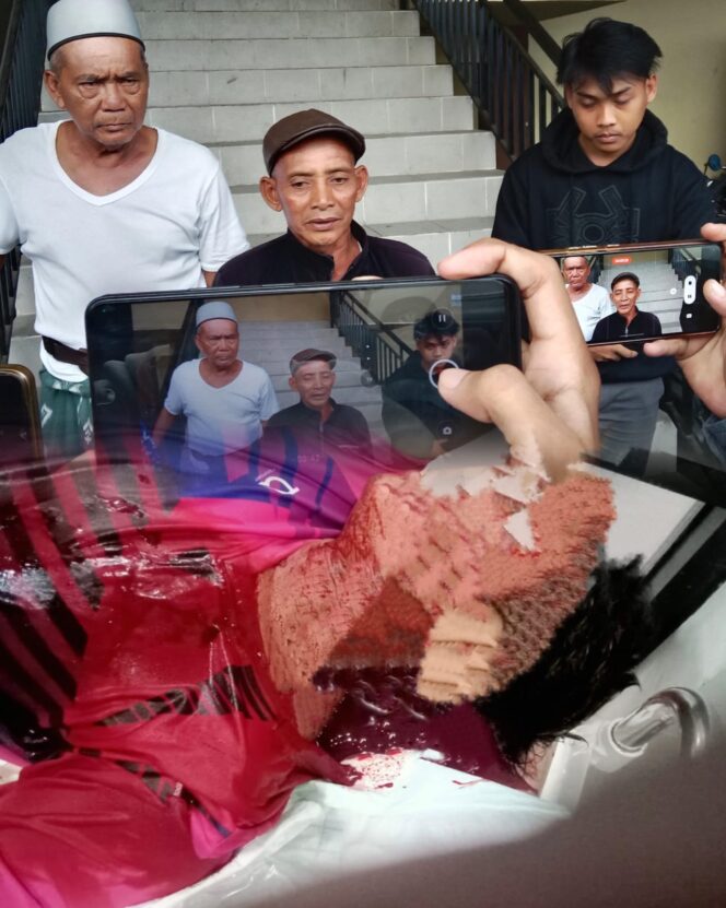 
 Sampang Kembali Berdarah Seorang Karyawan SPBU Dibacok dan Ditembak Oleh Tiga Orang