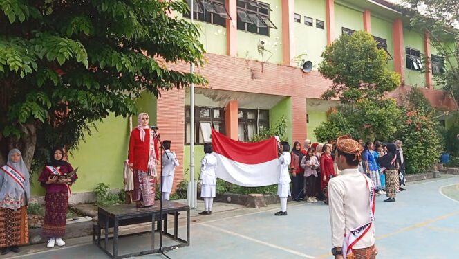 SMPN 27 Surabaya Gelar Upacara Hari Sumpah Pemuda Ke 97,Penuh Dengan Hikmad