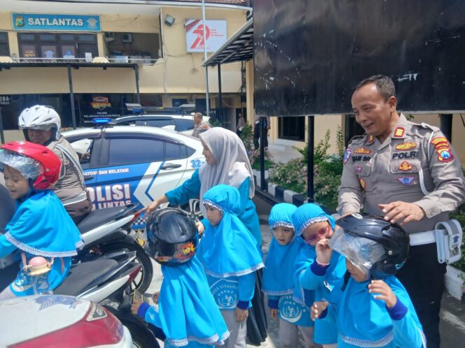 Polisi Sahabat Anak, Satlantas Polres Pelabuhan Tanjung Perak, Tanamkan Keselamatan Lalu Lintas Sejak Dini
