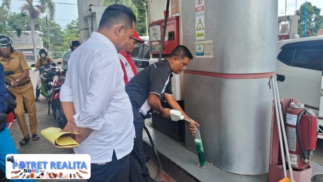 
 Polres Bondowoso Sidak SPBU Tindak Lanjuti Keluhan Masyarakat Terkait Pertalite