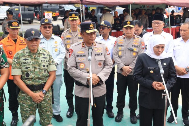 
 Polda Jatim dan Forkopimda Gelar Apel Siaga Bencana Serentak Hadapi Cuaca Ekstrem