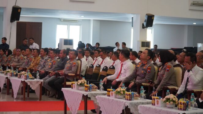 
 Sosialisasi UU No . 1 Tahun 2023 Tentang KUHP di Polrestabes Surabaya Hadirkan Wamenkumham Prof. Edward Omar Sharif Hiariej