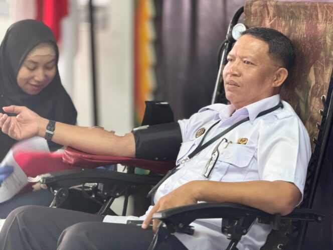 
 Setetes Darah untuk Negeri: Lapas Narkotika Pamekasan Gelar Donor Darah Peringati Hari Bhakti Kemenimmas ke-1