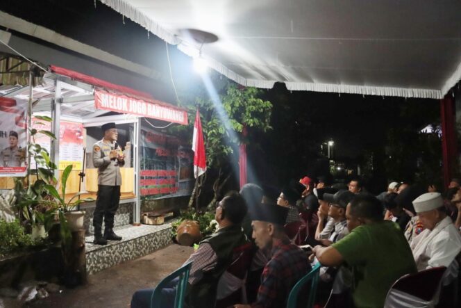 
 Pos Kamling Baru di Dusun Krajan Diresmikan, Kapolresta Tekankan Kolaborasi Warga dan Polri