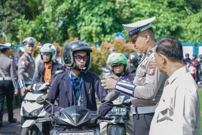 
 Operasi Zebra Semeru Polres Jember Maksimalkan Edukasi Tertib Lalin