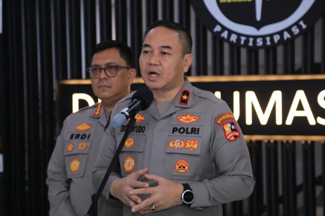 
 Polri Siapkan Pengiriman Bantuan untuk Korban Bencana di Aceh, Sumut, dan Sumbar