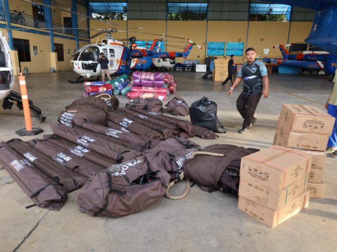 
 Polri Kirim Ribuan Paket Kebutuhan dan Peralatan SAR ke Aceh, Sumut, dan Sumbar