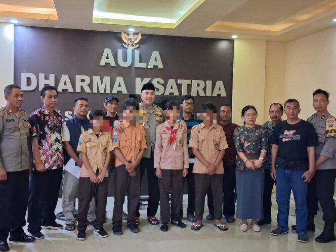 
 Empat Siswa SMP Diamankan Polsek Pabean Cantikan Usai Terlibat Tawuran di Krembangan Utara