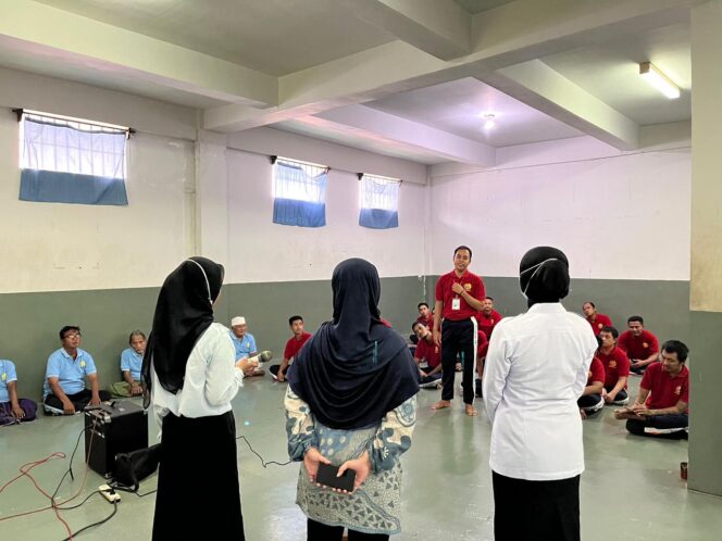 
 Tingkatkan Kesadaran Hidup Sehat, Lapas Narkotika Pamekasan Adakan Penyuluhan PHBS