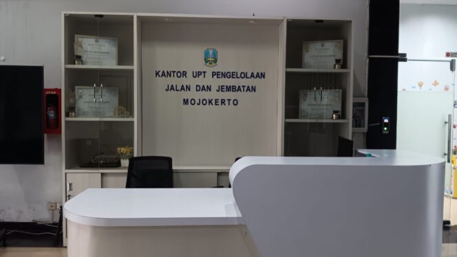 
 Gagal Konfirmasi, Kantor UPT PUBM Provinsi Jatim Hanya Tinggal Petugas Keamanan