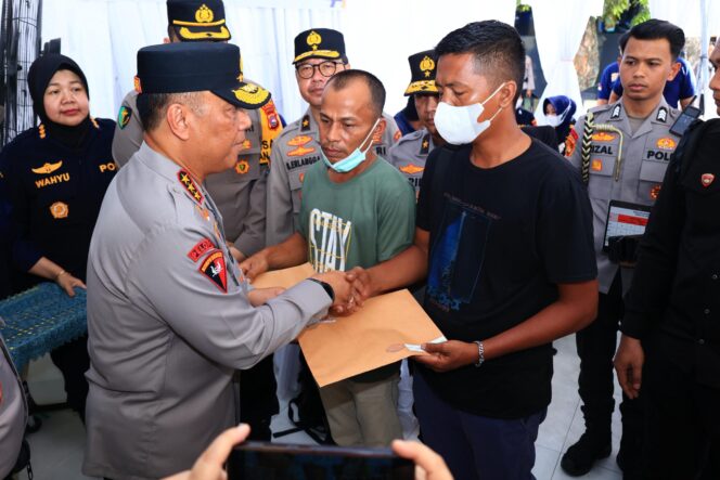 
 Wakapolri Komjen Dedi Prasetyo Cek Kinerja Tim DVI di Sumbar: Profesional, Cepat, dan Akurat