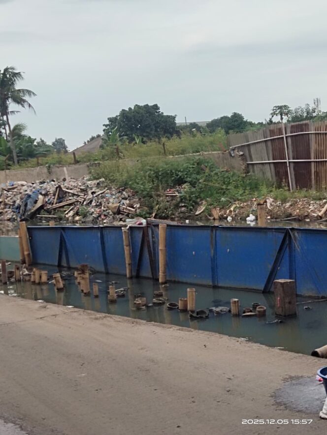
 Sungai Perbatasan Dipatok untuk Proyek Jembatan? Warga: Walikota Harus Turun Tangan!