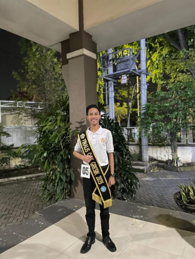 
 Berangkat Mandiri, Ahmad Maulana Wakili Semangat Pemuda Bawean di Ajang Cak & Yuk Gresik 2025