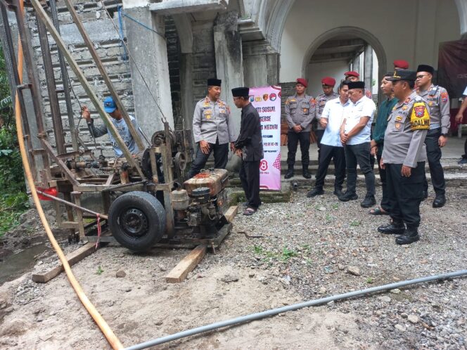 
 Peringati Hari Jadi Reserse ke – 78 Polres Kediri Bantu Sumur Bor