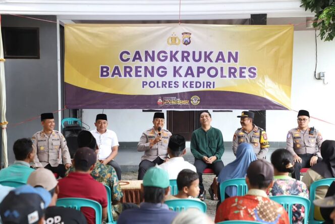 
 Cangkrukan Bareng Kapolres Kediri Hadirkan Ruang Dialog yang Akrab Bersama Masyarakat
