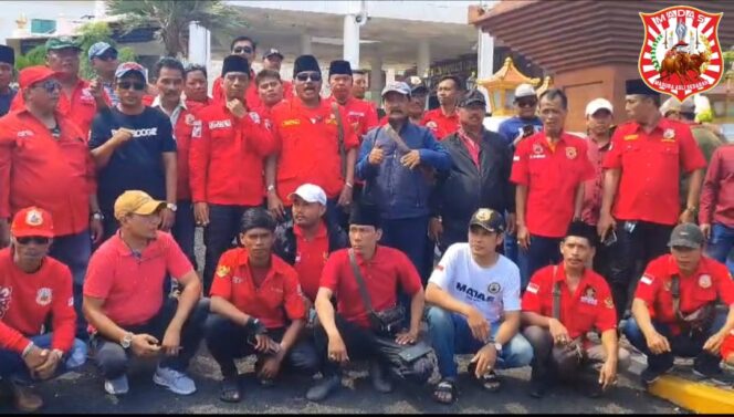 
 Aksi Jumat Berkah, Madas Sedarah Surabaya Tebar 1.500 Nasi Kotak untuk Masyarakat