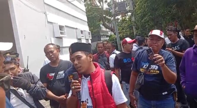 
 Solidaritas Wartawan Surabaya Desak Satpol PP Tindak Oknum Penyebar Video Tuduhan Pencurian Kabel