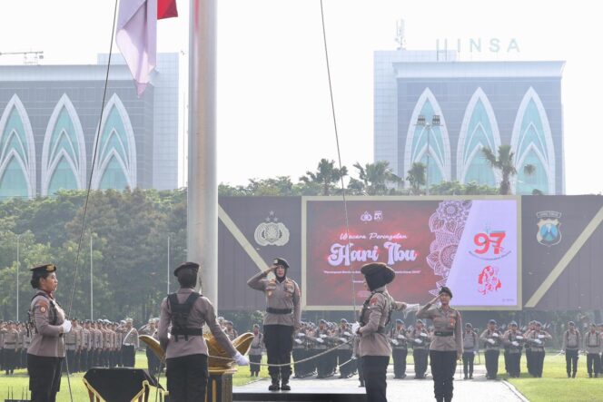 
 Polda Jatim Peringati Hari Ibu ke-97 dengan Semangat Perempuan Berdaya Menuju Indonesia Emas 2045