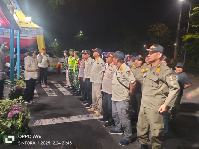 
 TNI–Polri Bersama Tiga Pilar Bergerak Serentak, Camat Simokerto Pastikan Wilayah Aman Saat Nataru