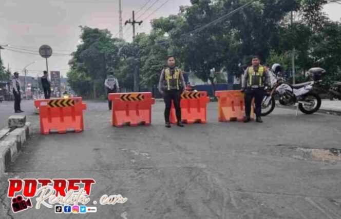 
 Jelang Malam Tahun Baru, Polisi Tutup 12 Akses Masuk Surabaya Mulai Sore Ini
