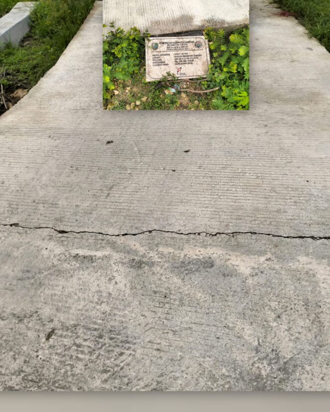 
 Rabat Beton Dana Desa Krampon Retak Dini, Warga Pertanyakan Klaim Keberhasilan dan Dugaan Mark Up