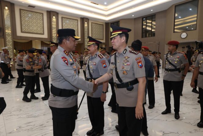 
 Kapolda Jatim: Pejabat Baru Harus Adaptif dan Siap Hadirkan Terobosan Pelayanan Publik