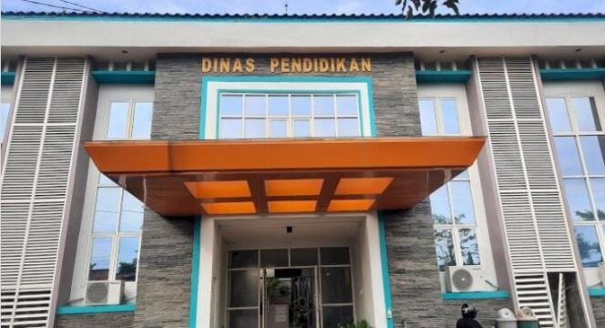 
 Soal Siswa Dipulangkan Hadiri Resepsi Guru, Kadisdik: Tidak Boleh Terulang!
