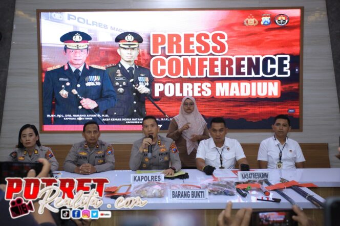 
 Bobol Toko Emas, Komplotan Asal Madiun Gasak Ratusan Perhiasan Senilai Rp1 Miliar