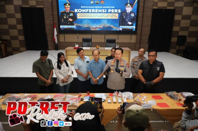 
 Kurang dari 24 Jam, Polisi Ungkap Pembobolan Toko Emas di Magetan