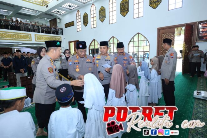 
 Polda Jatim Peringati Isra Mi’raj 1447 H untuk Perkuat Keimanan dan Pembinaan Personel