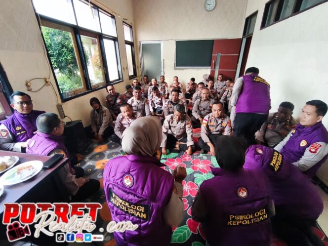 
 Pasca Banjir, Mabes Polri Berikan Pendampingan Psikologis kepada Personel Polres Aceh Tamiang