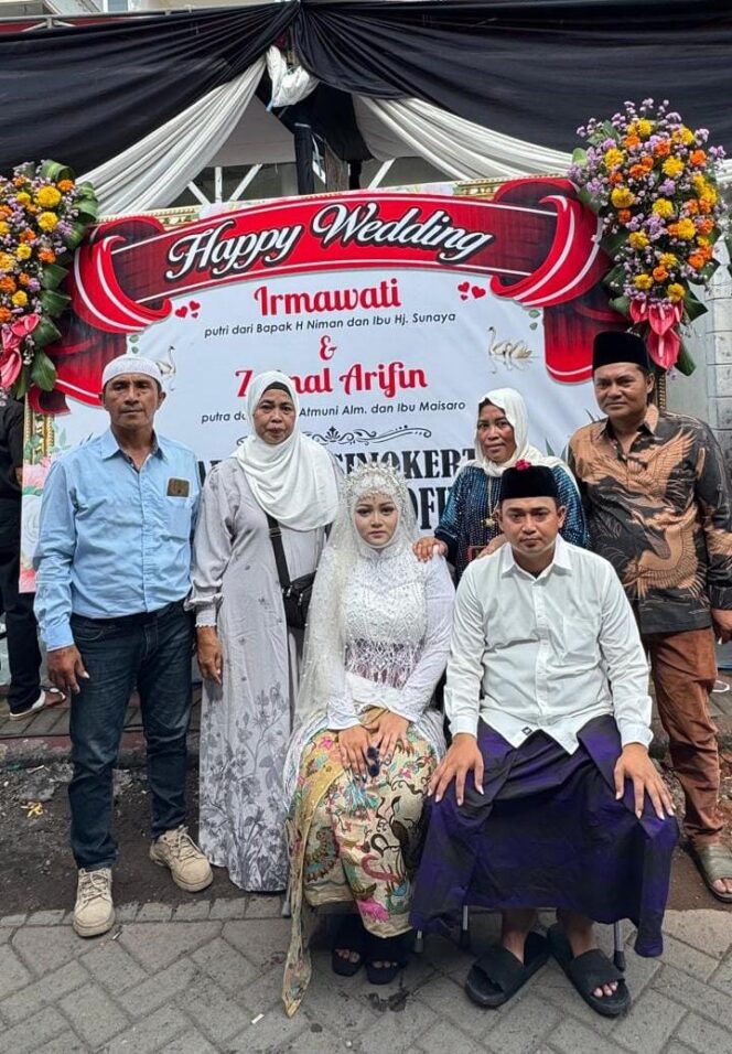 
 Walimatul Ursy Irmawati & Jainal Arifin Berlangsung Khidmat dan Meriah di Surabaya