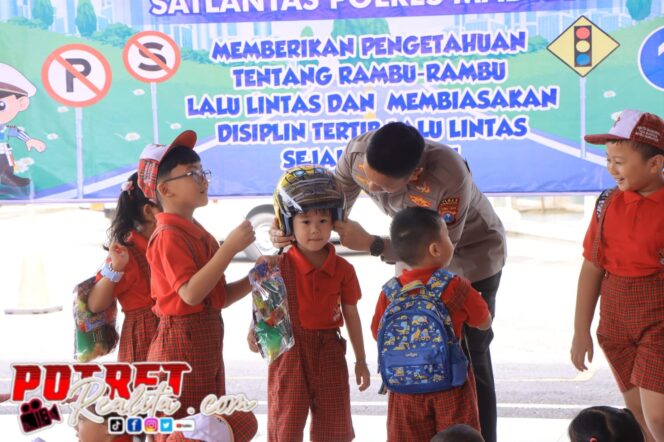 
 Polisi Tanamkan Kesadaran Tertib Lalu Lintas pada Anak Lewat Program Polsanak