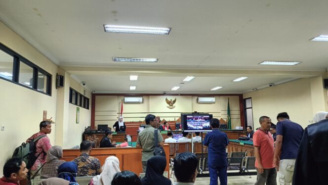 
 Jaksa Beber Dugaan Korupsi 12 Paket Proyek Lapen Sampang di PN Surabaya