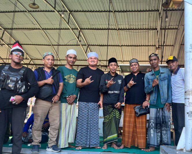 
 Ponpes Walisongo Situbondo Berangkatkan 151 Bus Ziarah Wali Songo Bersama KH R. Moh. Kholil As’ad, Didukung Bonek Bersholawat